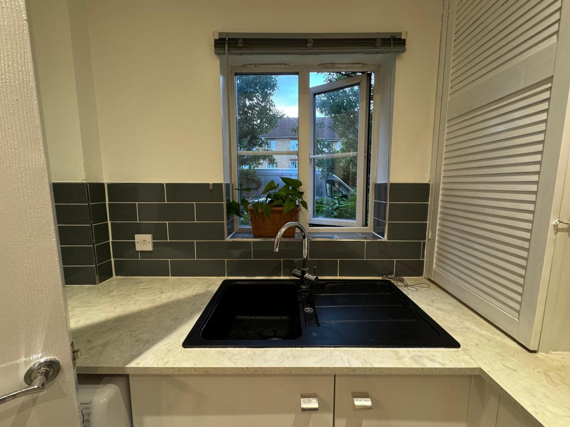 Spacious 3 Bedroom Home, With Private Driveway 5 Minutes From Excel Centre & Custom House ロンドン エクステリア 写真