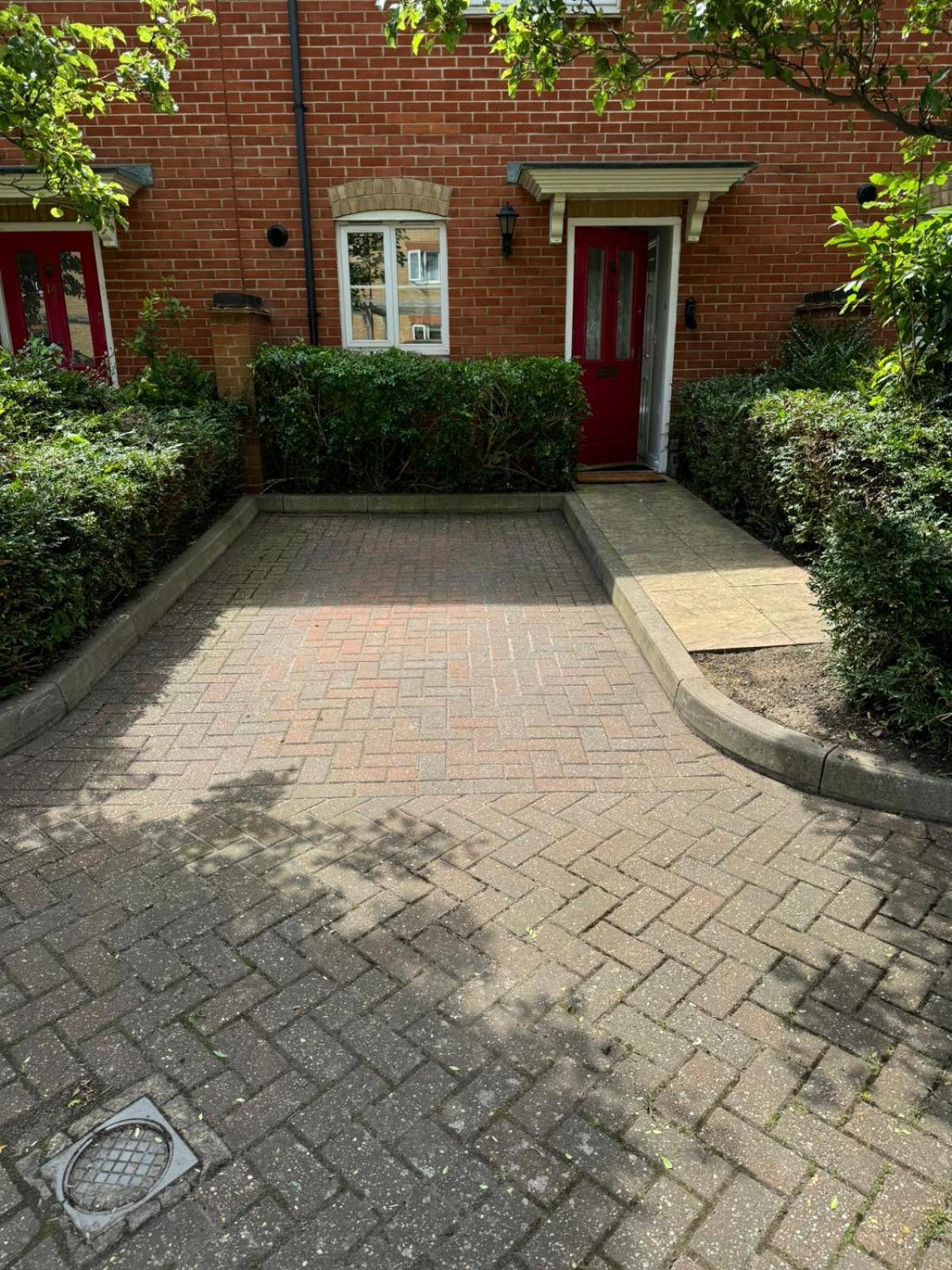Spacious 3 Bedroom Home, With Private Driveway 5 Minutes From Excel Centre & Custom House ロンドン エクステリア 写真